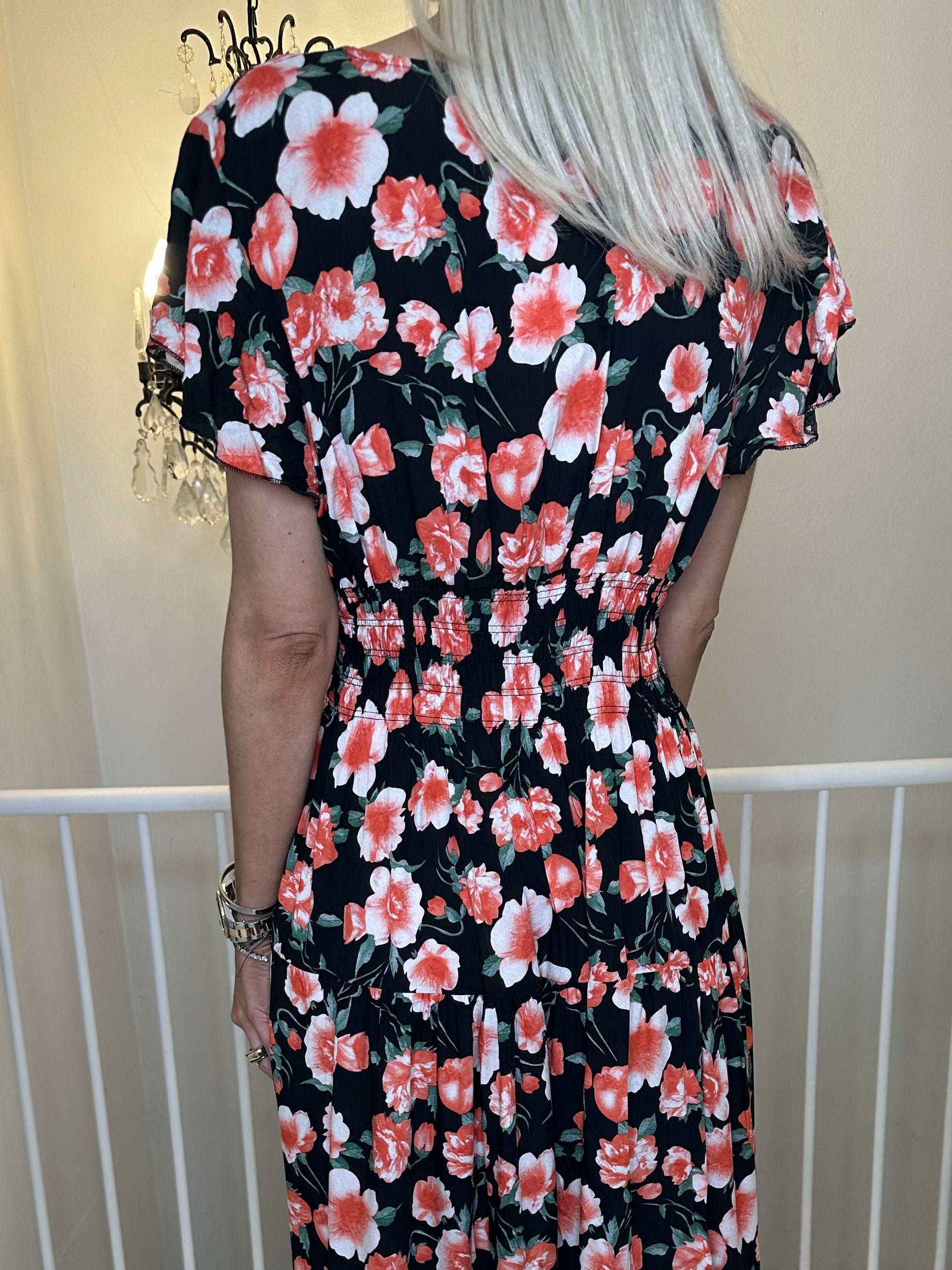 Summer Big Flower - Lang kjole med blomsterprint og flæser